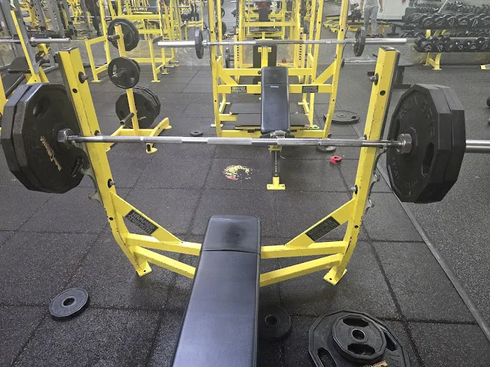 Retro Fitness Picture 10
