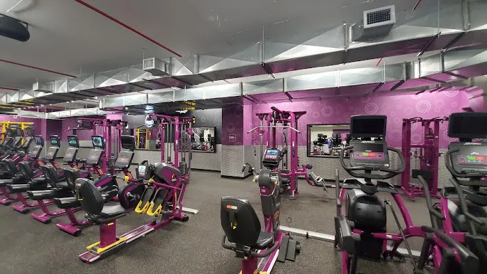 Planet Fitness Picture 6