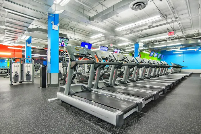 Blink Fitness Astoria Picture 2
