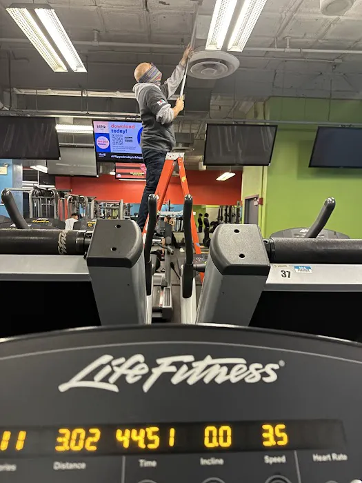 Blink Fitness Astoria Picture 6