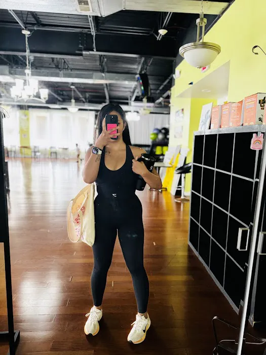 Mireya's Dance Fit Studio Picture 7