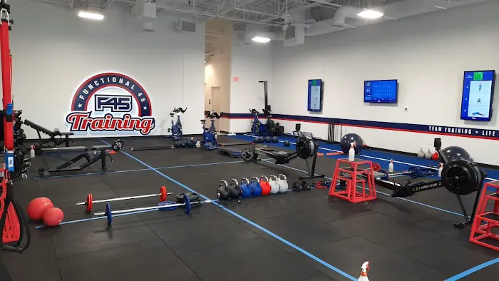 F45 Training South Elgin Illinois Picture 3