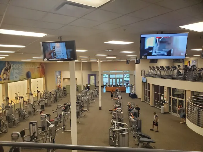 LA Fitness Picture 6