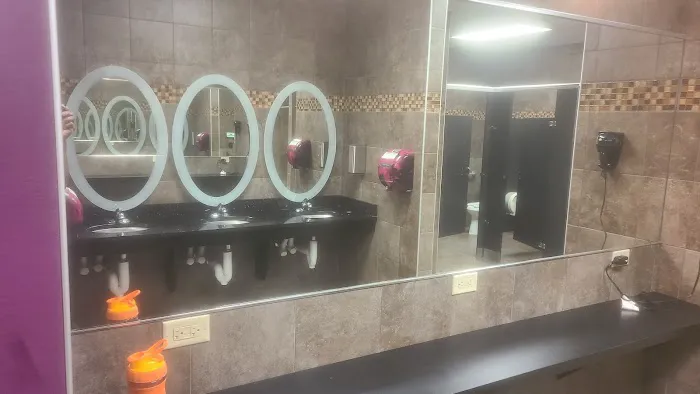Planet Fitness Picture 6