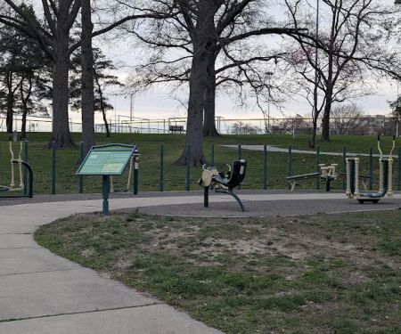 Shaw Park Fitness Station
