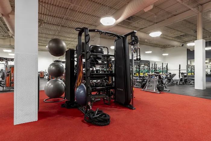 Retro Fitness Picture 1