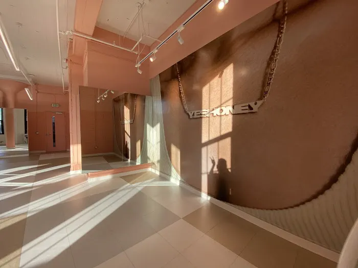 Yes Honey Studio Picture 5