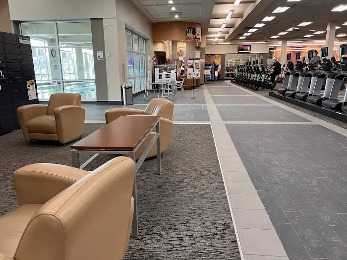 LA Fitness Picture 9