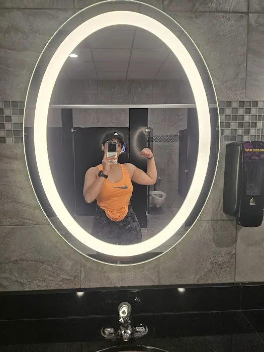 Planet Fitness Picture 7