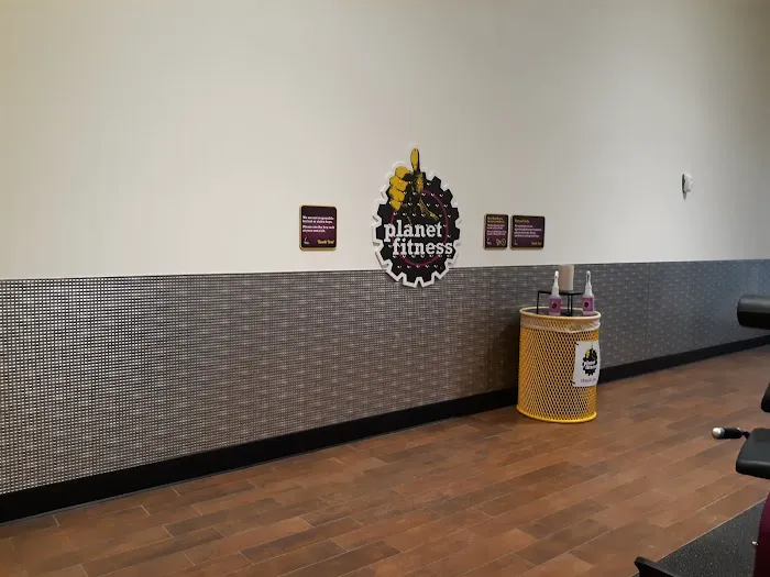 Planet Fitness Picture 7