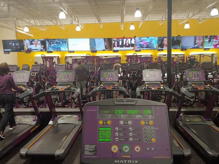 Planet Fitness Picture 6