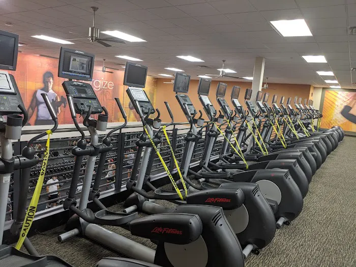 LA Fitness Picture 1