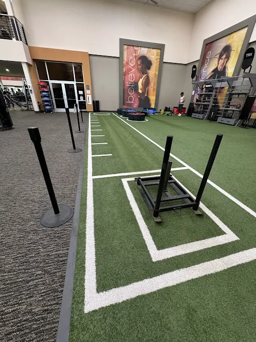 LA Fitness Picture 7