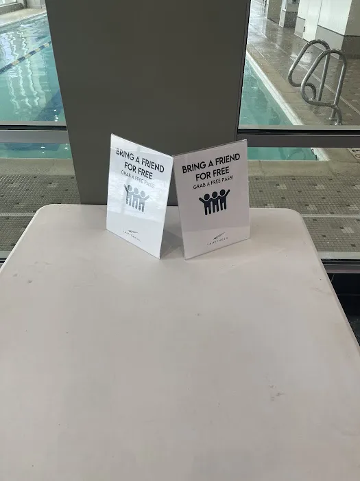 LA Fitness Picture 9