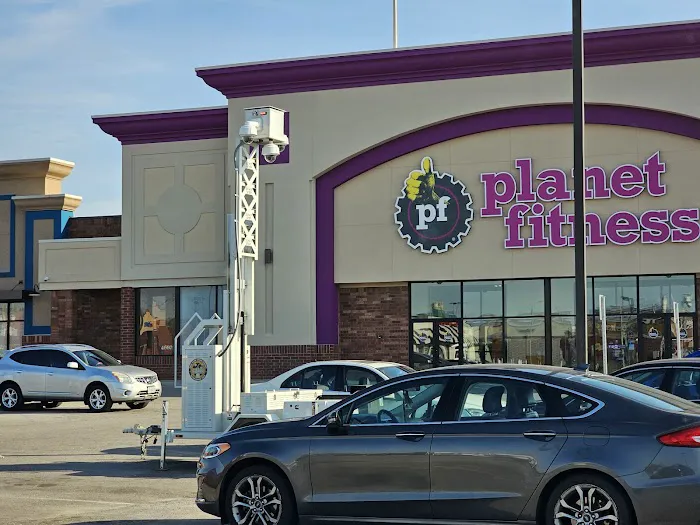 Planet Fitness Picture 5