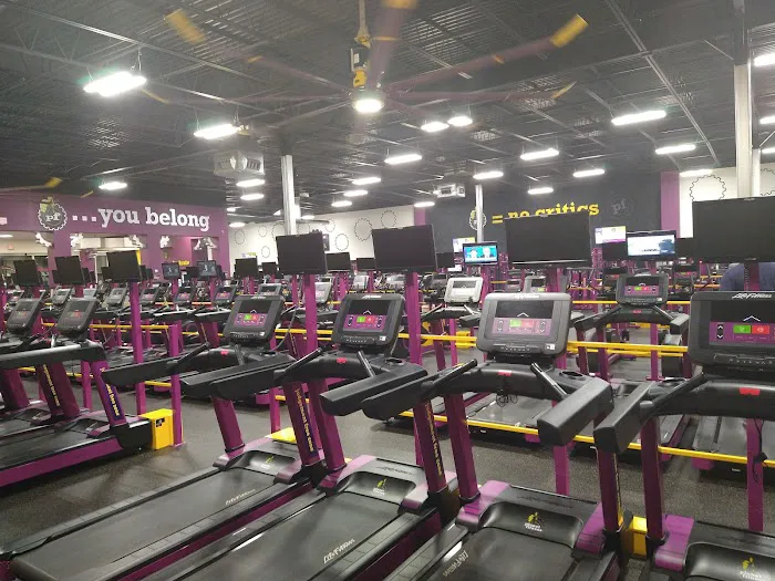 Planet Fitness Picture 10