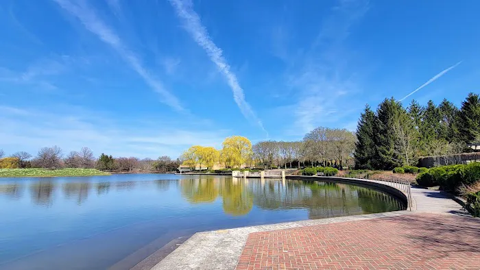Chicago Botanic Garden Yoga, Tai Chi, Wellness, and Fitness Programs Picture 1