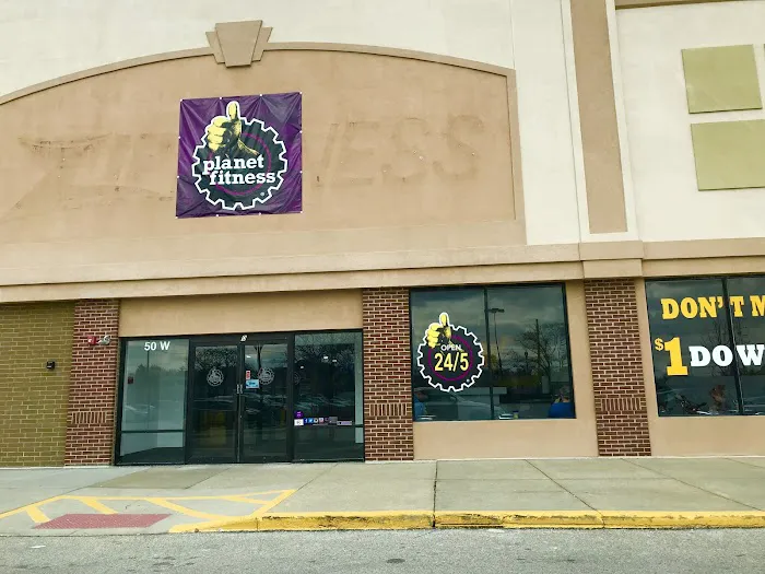Planet Fitness Picture 7