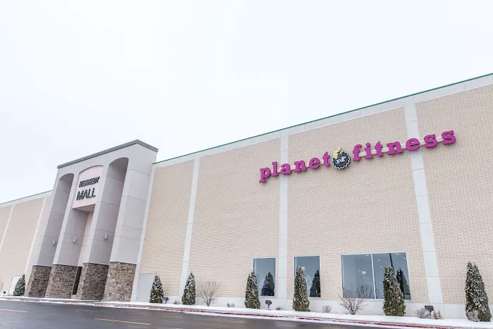 Planet Fitness Picture 9