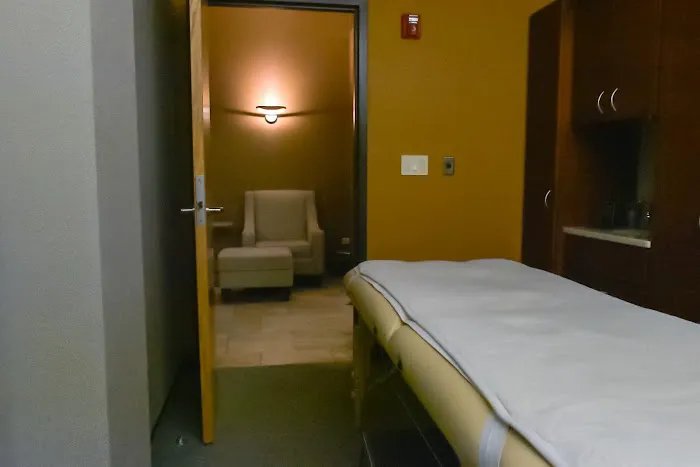 IBJI Health Performance Institute - Highland Park Picture 2