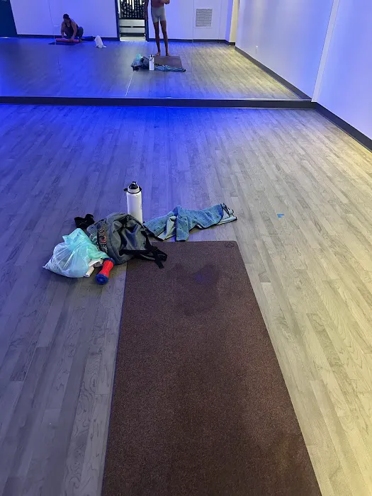 YogaSix Highland Park Picture 3