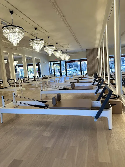 BODY. BY REFORMER Picture 8