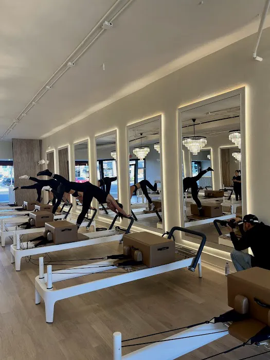 BODY. BY REFORMER Picture 5