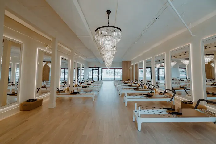 BODY. BY REFORMER Picture 9