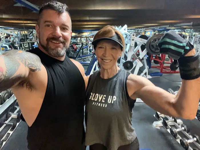 Glove Up Fitness Picture 4