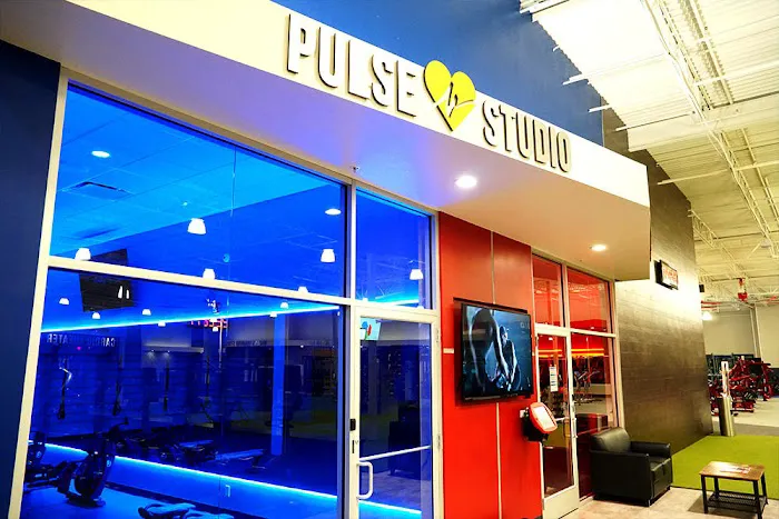 Club Fitness - Maplewood Picture 4