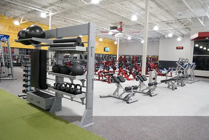 Club Fitness - Maplewood Picture 5