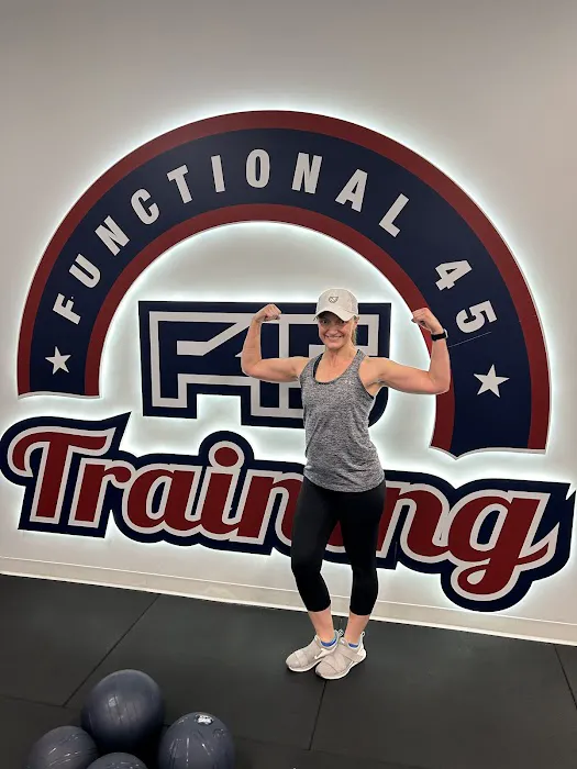 F45 Training Des Peres Picture 3
