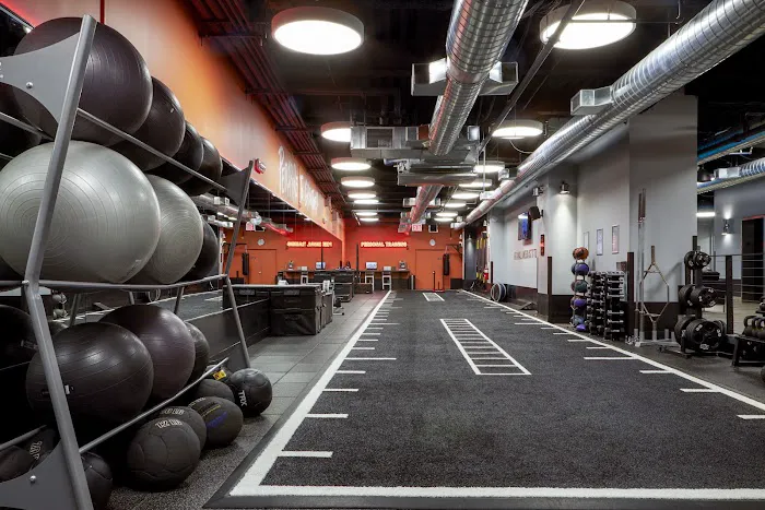 Crunch Fitness - FiDi Picture 1
