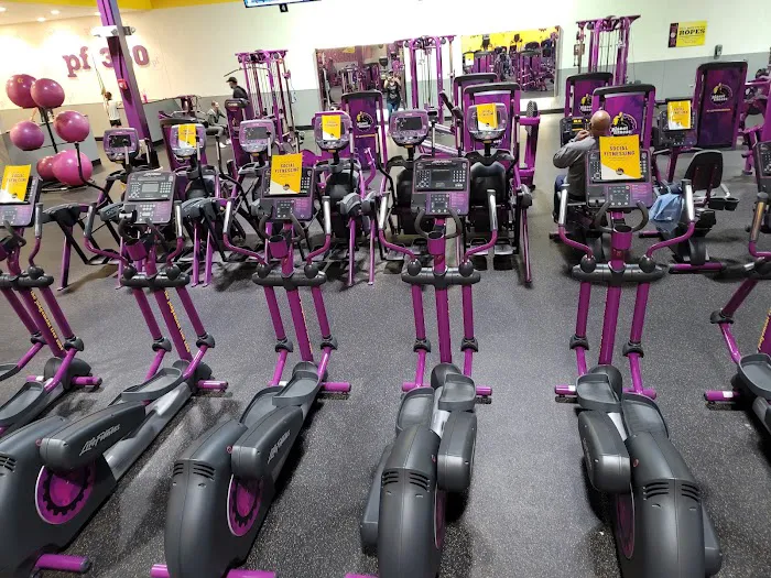 Planet Fitness Picture 9