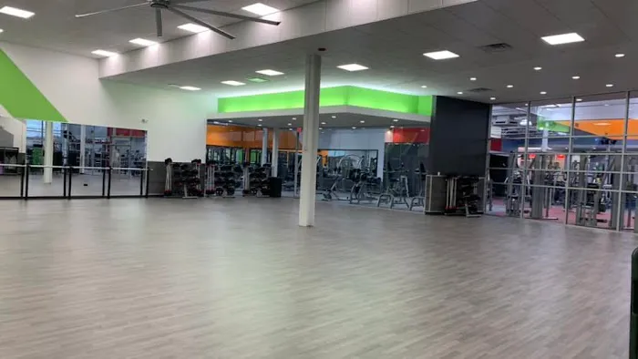 The Edge Fitness Clubs Picture 2