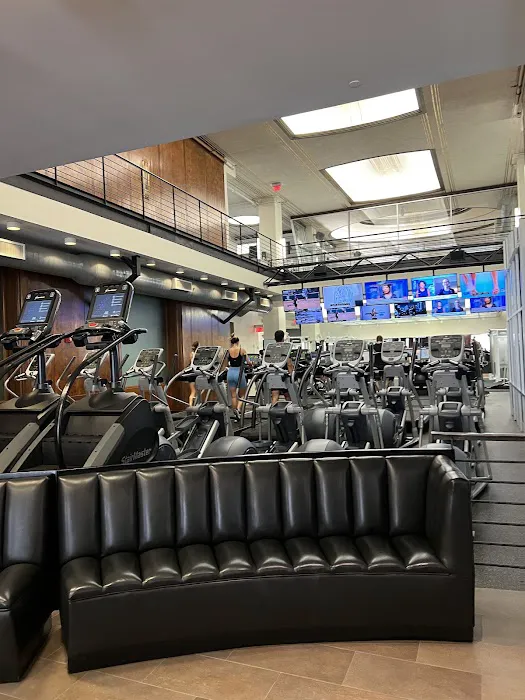 Equinox Wall Street Picture 9