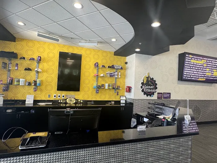 Planet Fitness Picture 9