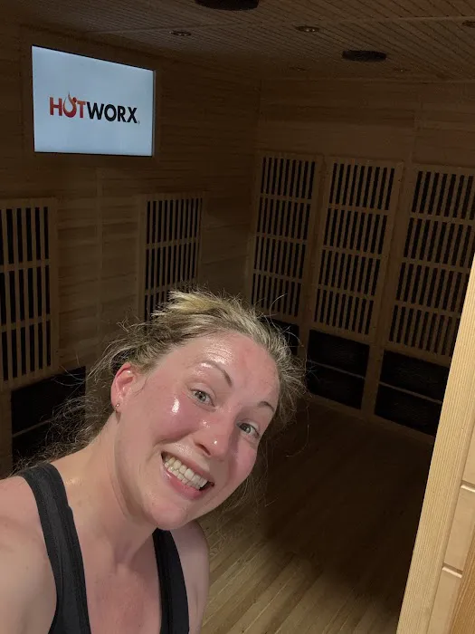 HOTWORX - Libertyville, IL Picture 5