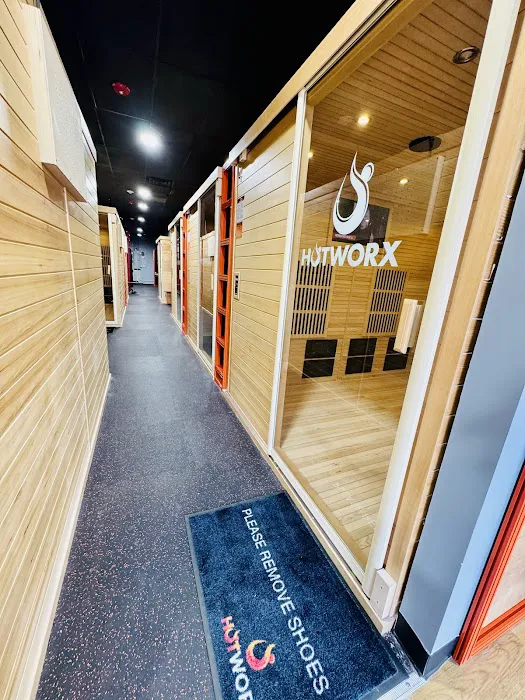 HOTWORX - Libertyville, IL Picture 3