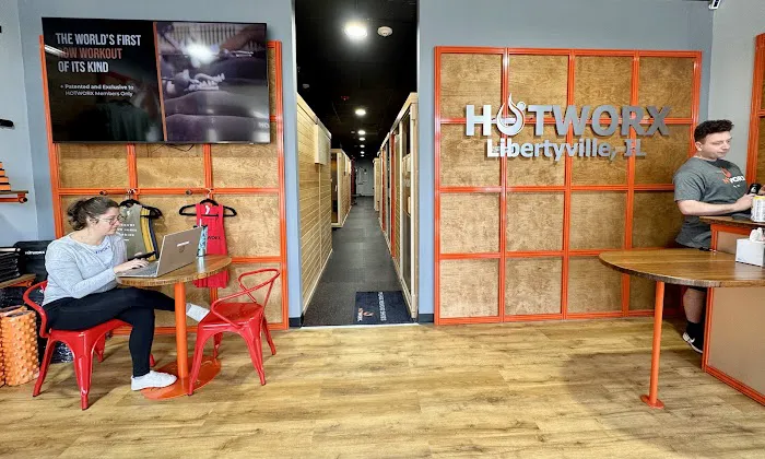 HOTWORX - Libertyville, IL Picture 4