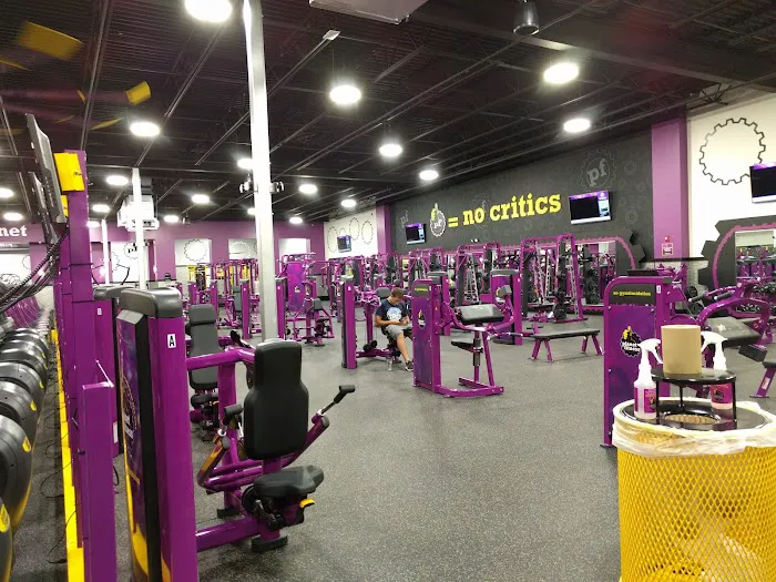 Planet Fitness Picture 10
