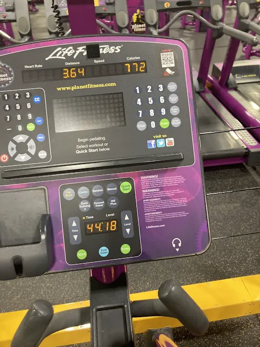 Planet Fitness Picture 7