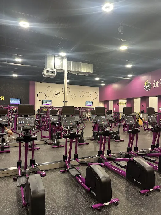 Planet Fitness Picture 10