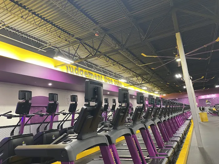 Planet Fitness Picture 7