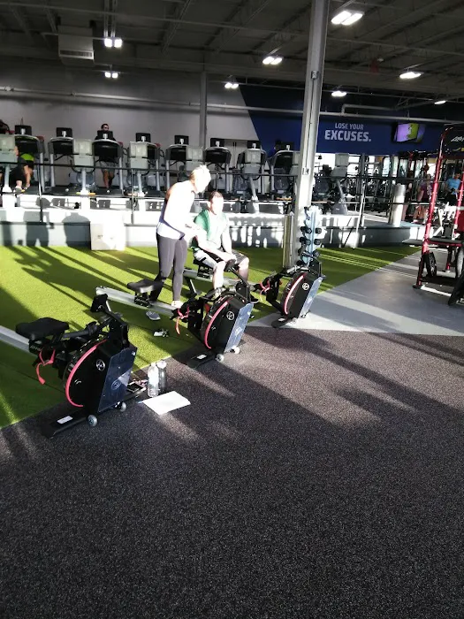 Club Fitness - Lemay Picture 5