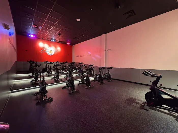 Crunch Fitness - Round Lake Picture 7