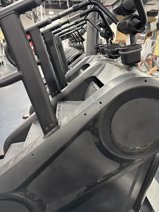 Crunch Fitness - Round Lake Picture 9