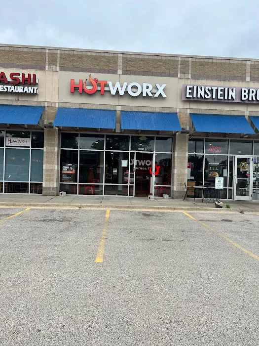 HOTWORX - Gurnee, IL - Central Picture 4