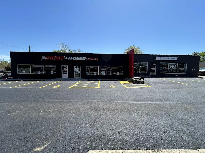 Snap Fitness Round Lake Beach Picture 1