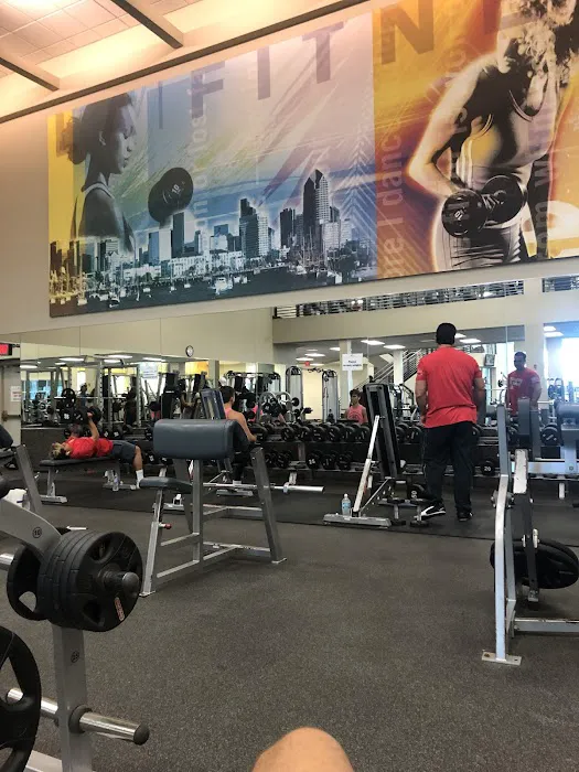 LA Fitness Picture 4